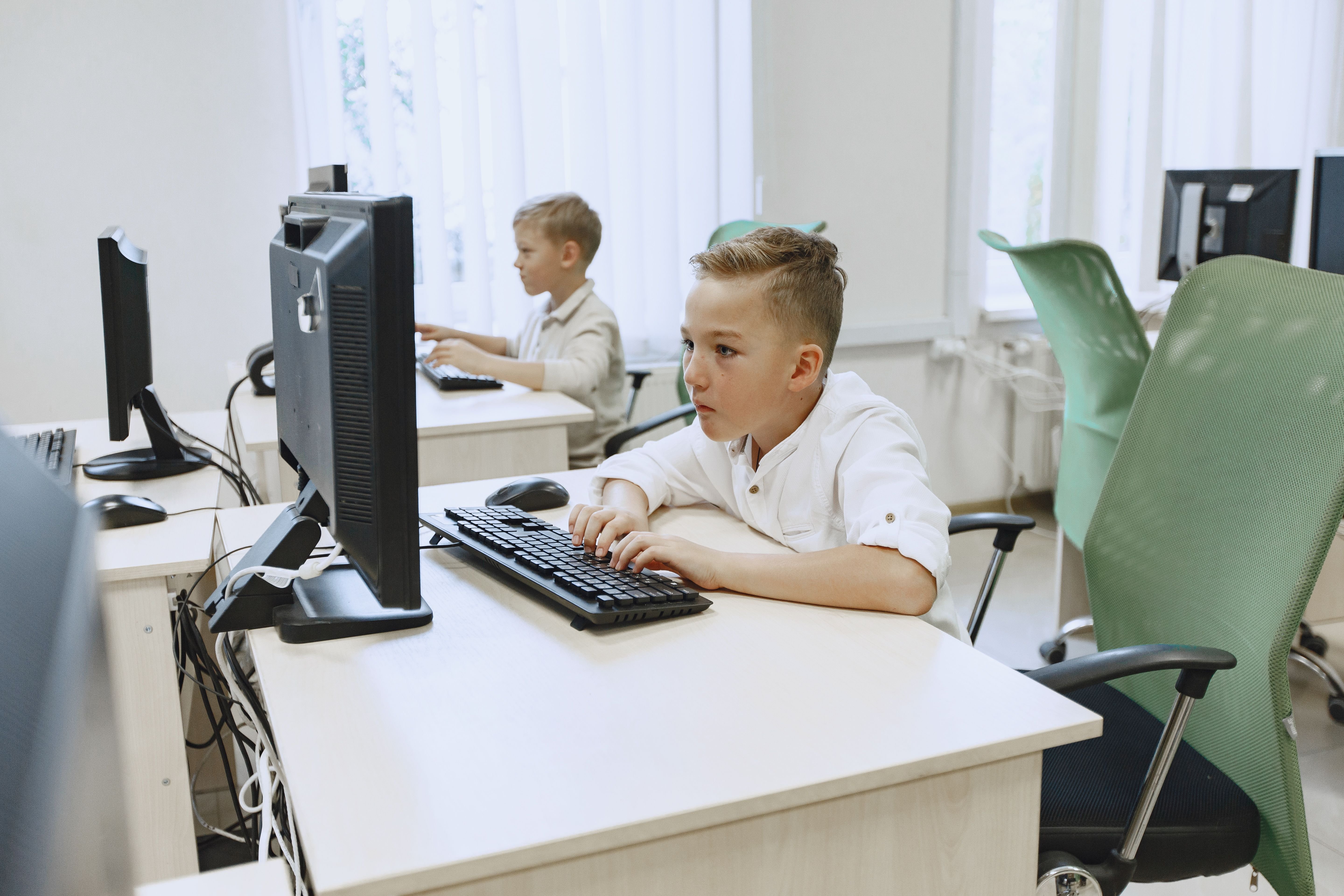 Learn how K-12 IT leaders cut Chromebook downtime with faster repair workflows, sharper vendor criteria, and predictable budgeting.
